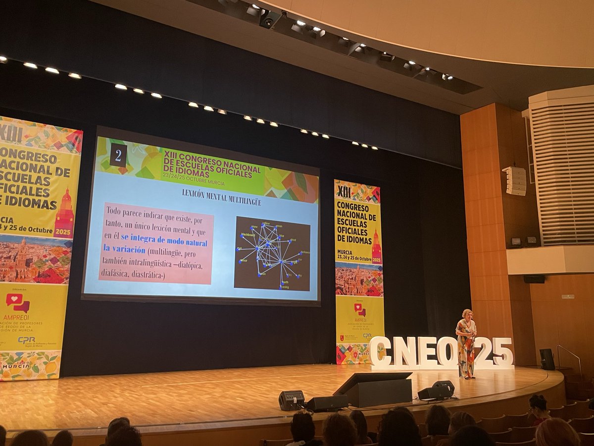 Lo muchísimo que estamos aprendiendo y divirtiéndonos con <a href="/m_horno/">Mamen Horno Chéliz</a> en la plenaria «La adquisición del léxico de segundas lenguas.Del laboratorio de psicolingüística al aula» 🤩 #XIIICongresoNacionalEOI <a href="/AMPREOI/">AMPREOI</a>