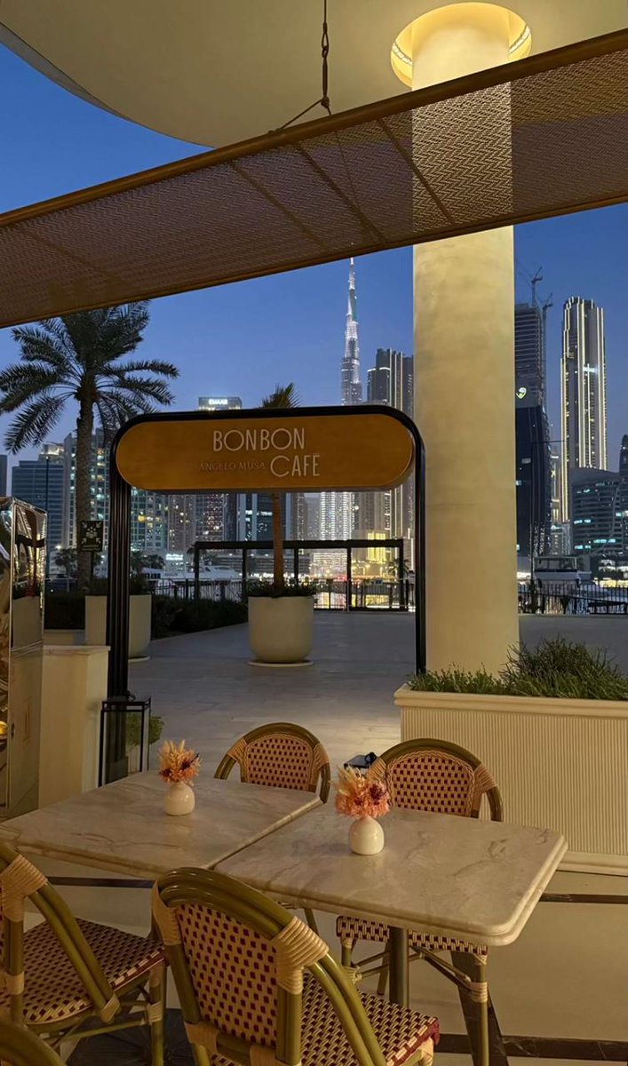 _6AM6's tweet image. يأتى المساء  وتأتى معه أروع الكلمات التى نهديها لمن نعزهم مثل قلوبهم وروعه احساسهم وجمال حضورهم. 💞