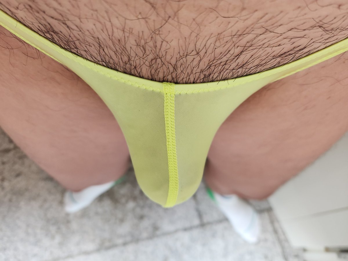 飯店自然光拍起來粉嫩粉嫩的
#內褲控