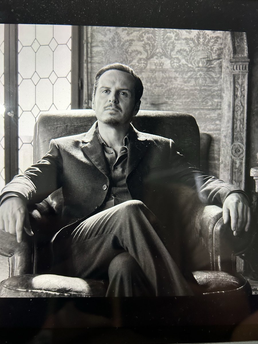 I enjoyed watching  #Ripley especially it’s Black and White approach and cinematography. Andrew Scott’s performance is great and again, Robert Elswit’s cinematography is simply wonderful! I thought if my lifenis a cinematography, it’s Elswit’s work in Ripley.