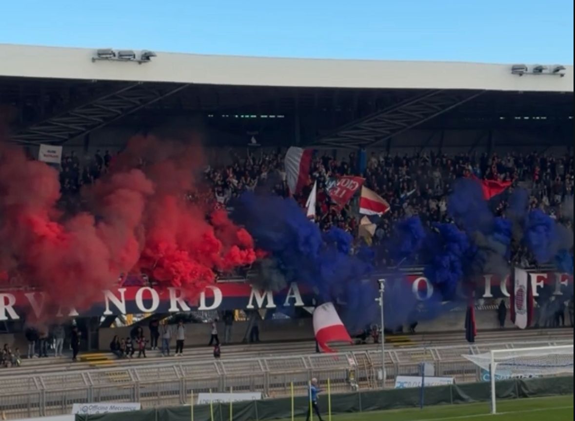 Picenotime (@picenotime) on Twitter photo Ascoli-Sambenedettese, tanti tifosi rossoblù al "Riviera delle Palme" per la rifinitura pre derby picenotime.it/it/pagine/59F8… #seriec #AscoliSamb #AscoliSambenedettese Ascoli-Sambenedettese, tanti tifosi rossoblù al "Riviera delle Palme" per la rifinitura pre derby picenotime.it/it/pagine/59F8… #seriec #AscoliSamb #AscoliSambenedettese