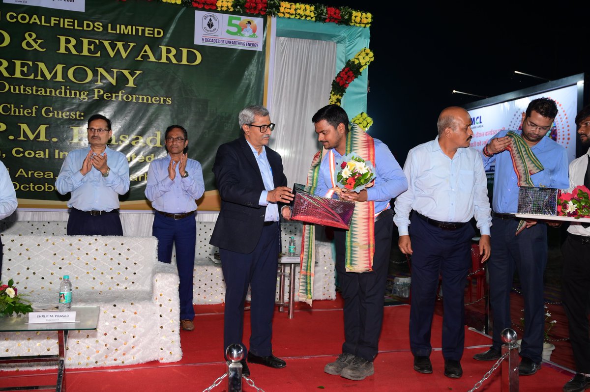 Mahalaxmi_MCL's tweet photo. Hon’ble Chairman, CIL Shri P M Prasad visited Siarmal OCP and Sardega Railway Siding &amp; RLS of Mahalaxmi Area. During the visit, he also presented awards to outstanding performer employees in recognition of their dedication.”
#CoalIndia #MCL  #TeamMCL . https://t.co/Caib5YMa5L