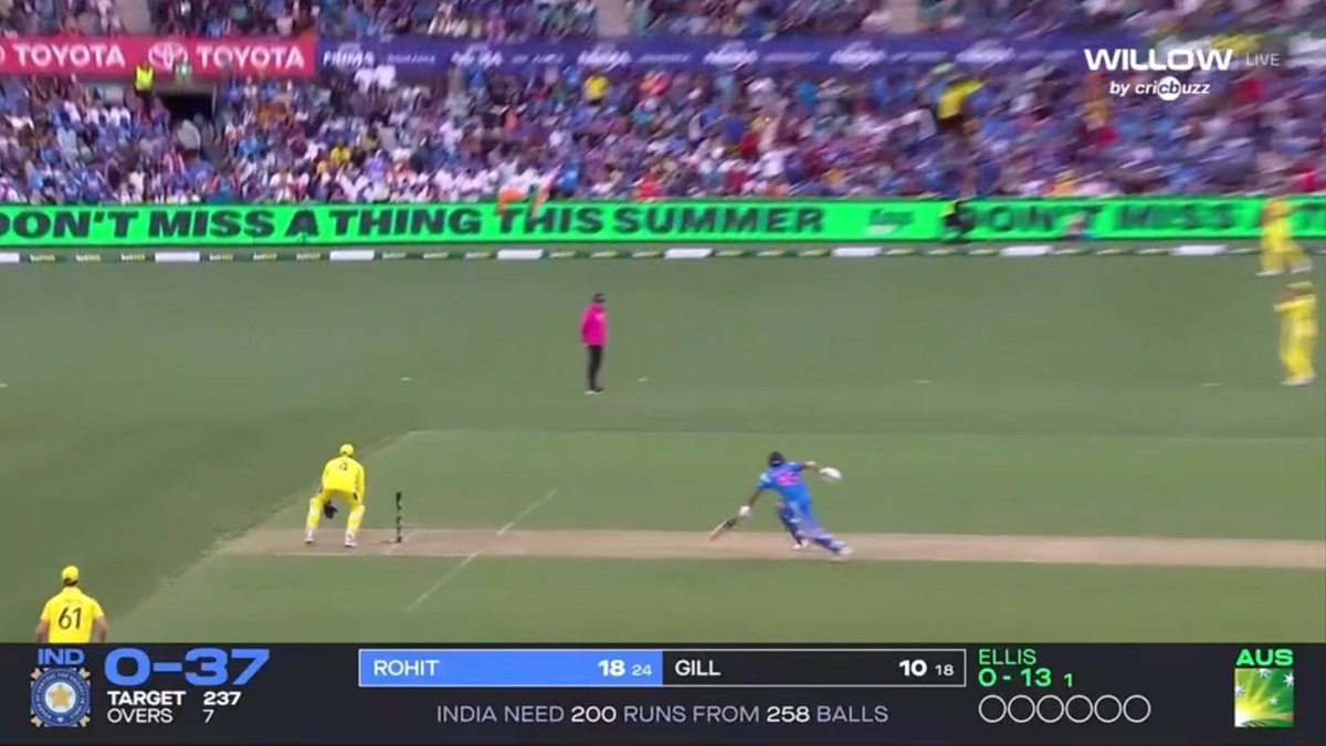 Wxtreme10's tweet image. Rohit Sharma got so fit that he wanted to take a third run but Shubman Gill denied it, so he had to go back 😭😭