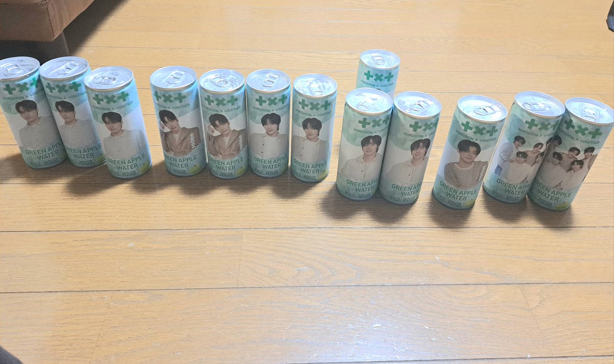 娘と終日MOA活
VRついに見てきたよぉ
特典は娘がスビンを引いてくれた‼️
今回はよりMOAに近づこうという意思を感じられてこれってもはやミーグリじゃない…❓って思って
やっぱり少し泣けた🥲

ジュースは14本買って1ヨンジュン
ヨンジュン出るまで止められなかったわ😅
#TOMORROW_X_TOGETHER