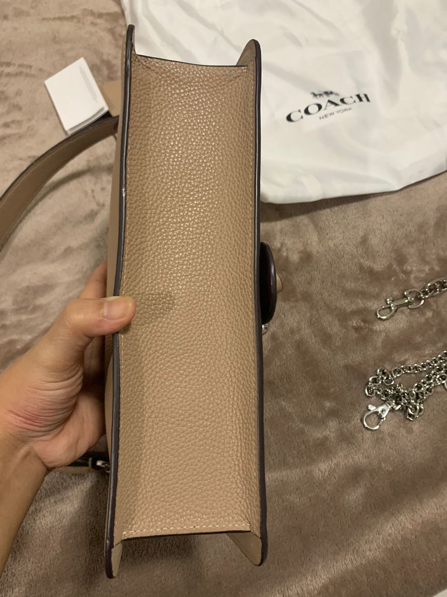 cattyywhite's tweet photo. Wts taby shoulder bag 26
Harga 6.5 jt nego
Like new jarang pakai 

#wts #wtb #taswanita #tabyshoulder #coach https://t.co/gLoNT0V9VR