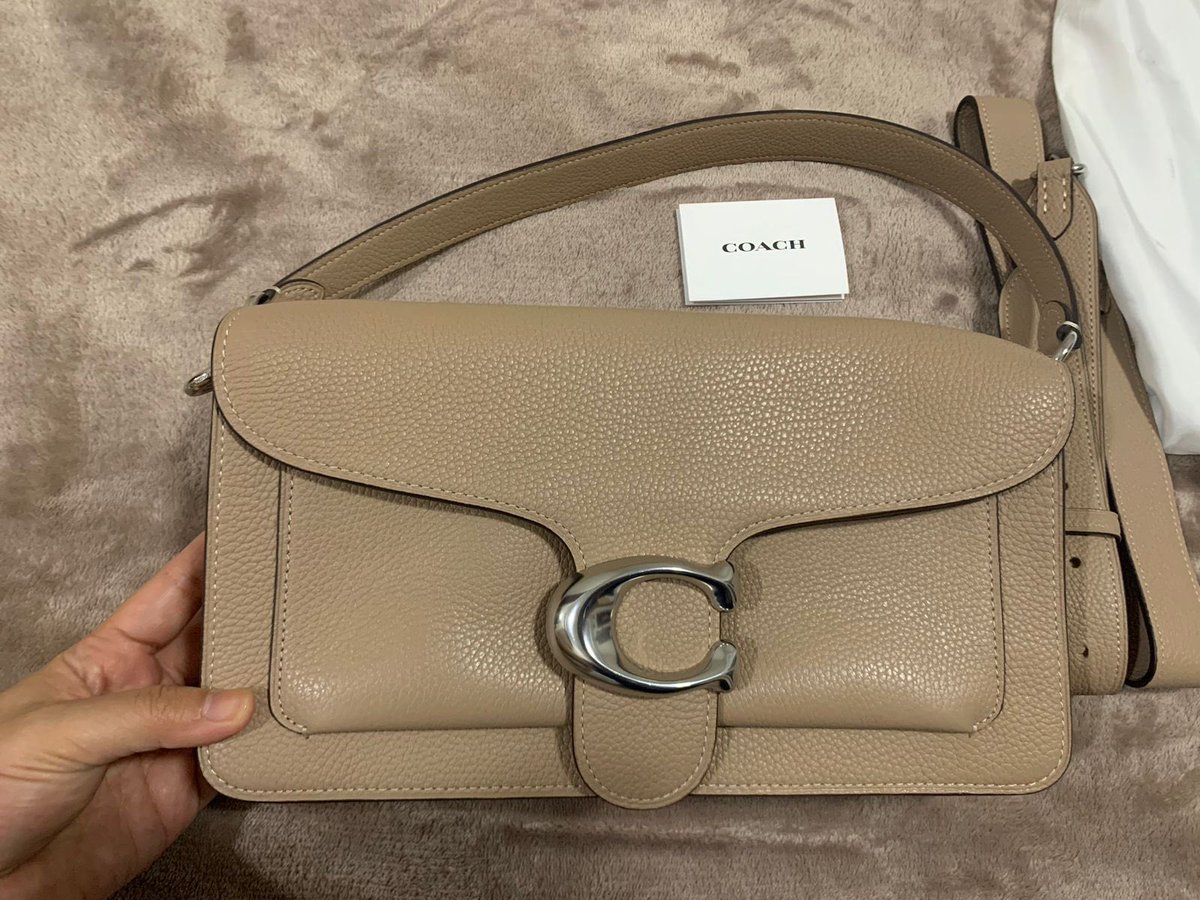 cattyywhite's tweet photo. Wts taby shoulder bag 26
Harga 6.5 jt nego
Like new jarang pakai 

#wts #wtb #taswanita #tabyshoulder #coach https://t.co/gLoNT0V9VR