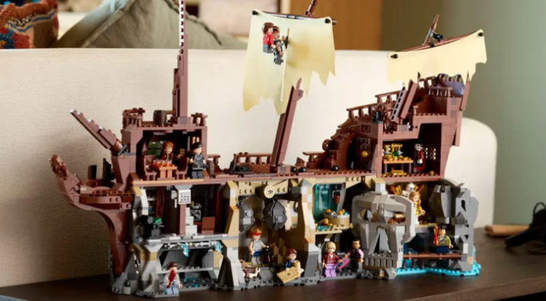BrickFanatics's tweet image. The fan designer behind the upcoming 21363 The Goonies has revealed how his love for a specific theme resulted in his LEGO Ideas submission.

brickfanatics.com/lego-goonies-f…

#LEGO #LEGOIdeas #TheGoonies