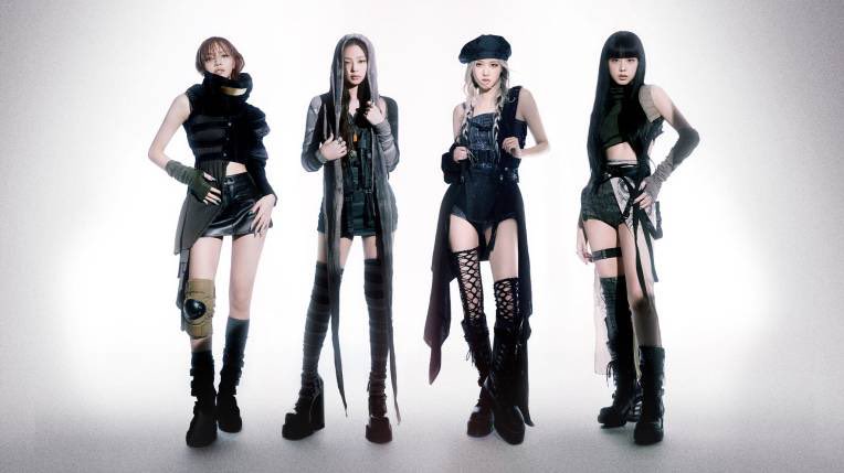 ThaiEnquirer's tweet photo. BlackPink concert ravellers have been asked to wear ‘Black attire’ as a mark of mourning and respect for the passing away of HM Queen Sirikit.
The 3-days of concerts are to take place from October 24-26
#Thailand #blackpink #concert #entertainment #mourning #royality #QueenSirikit #พระพันปีหลวง #สมเด็จพระนางเจ้าสิริกิติ์ #อนุทิน #รัฐบาลอนุทิน #ครมอนุ