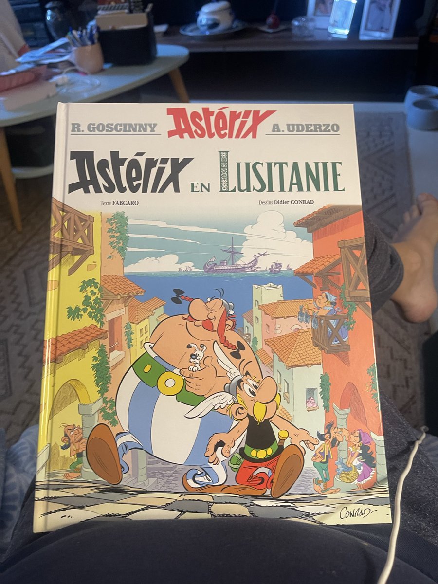 Chanacna's tweet photo. C’est  drôle la BD #asterix en #lusitanie ,mais #obelix n’a pas gouté a notre especialidades de la région du #Viriato,  notre #cochon de lait da Bairrada (#leitãodaBairrada) https://t.co/HJFfsPGf9R