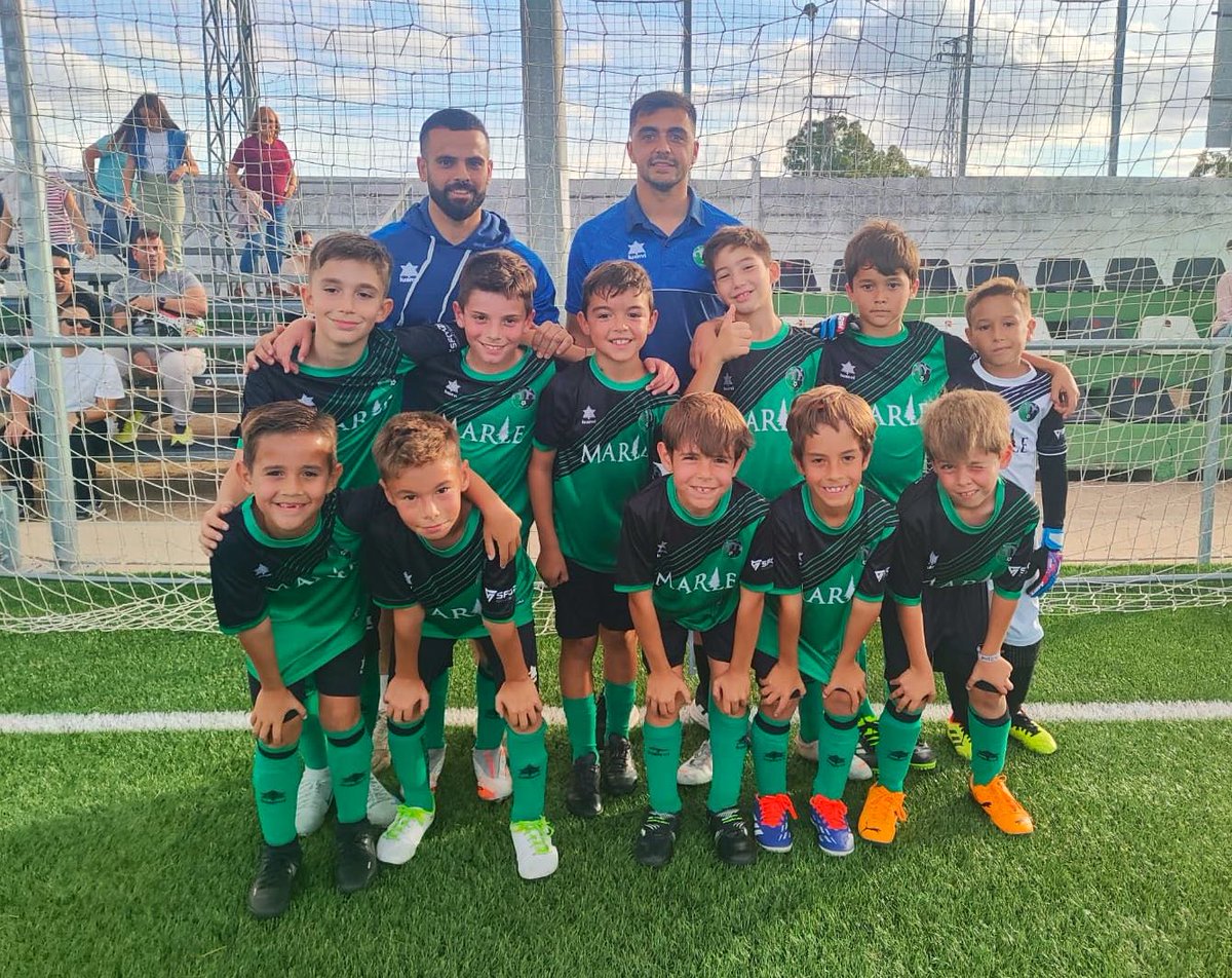 🔜 Os dejamos algunas fotos y resultados de los partidos de ayer. 

❌ Alev. B 0-3 Flecha B
✅ Valverde 2-10 Alev. D
✅ Benj. B 3-2 Puerta B
✅ Benj. C 4-2 Hispan. C
✅ Hispan. D 3-5 Benj. D
❌ Benj. E 2-7 Sport B
✅ Preb. B 6-3 La Roca
✅ Preb. C 9-0 Alburq.

#NuestraRazónDeSer