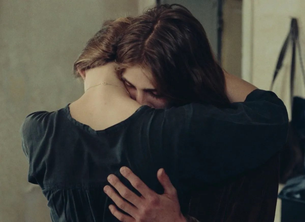 🎙️Este podcast es un milagro.
Hace unos días era impensable que mi hermana pudiera aguantar una hora sin romper a llorar, pero lo hemos conseguido y, además, ha quedado bastante bien.
🎧open.spotify.com/episode/17DVyF…