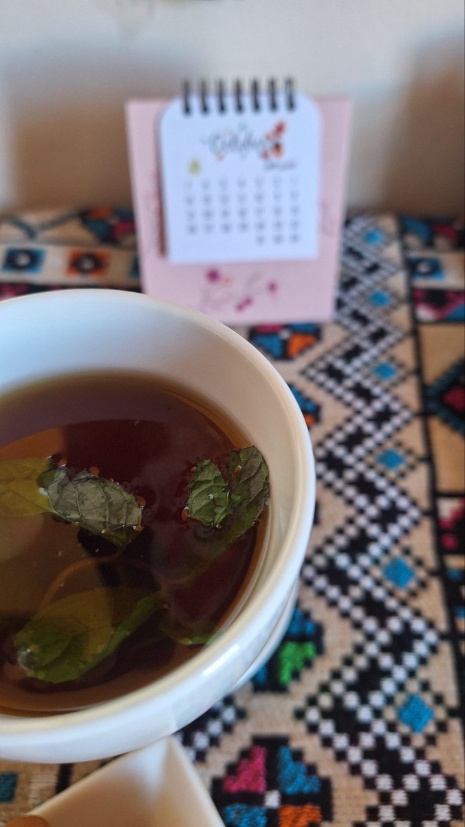 صباح الخير ☀️💛💛
ترتيب المهام في بداية الأسبوع بزيد الإنتاجية وبيخفف الحيرة ،  اكتب المهام خطوة بخطوة وبشكل واضح ولو ما تمّت مهمة اليوم؟ بكرا فرصة جديدة ✨
ْْ
كيف بتحبوا تبدأو يومكم قهوة ولا شاي ؟!