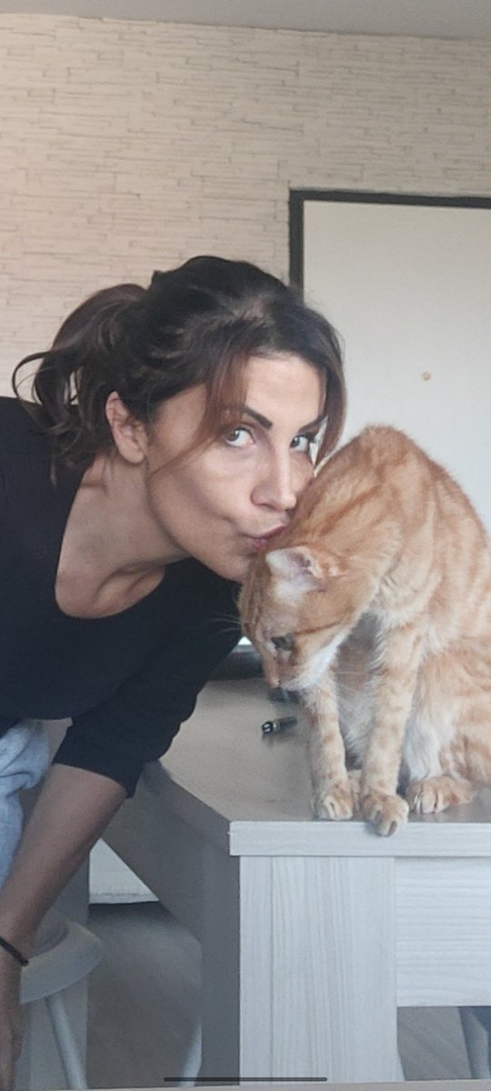 Manuela cuni tweet media