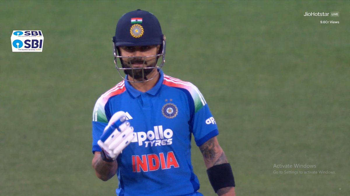 That smile after taking the first run of the series?? Us Kohli us.😭😭😭