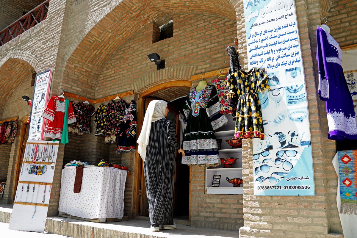 UNDPaf's tweet image. A $1M UNDP-UNCDF guarantee turned into $20M in loans empowering 7,500 small businesses and creating 16,000 jobs across Afghanistan. Smart finance, real impact. Read full story: undpafghanistan.exposure.co/a-loan-a-lifel…

#FinanceForDevelopment #MSMEs