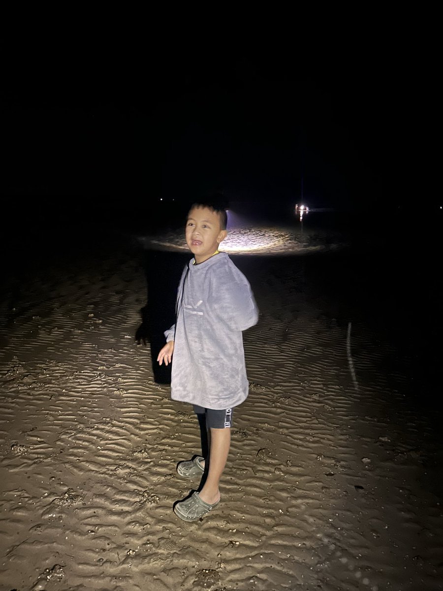 BisdakV's tweet photo. Weekend camping again at Mirfa!
#AbuDhabi #Mirfa #camping #weekend #family #adventure https://t.co/6i3fHDRVag