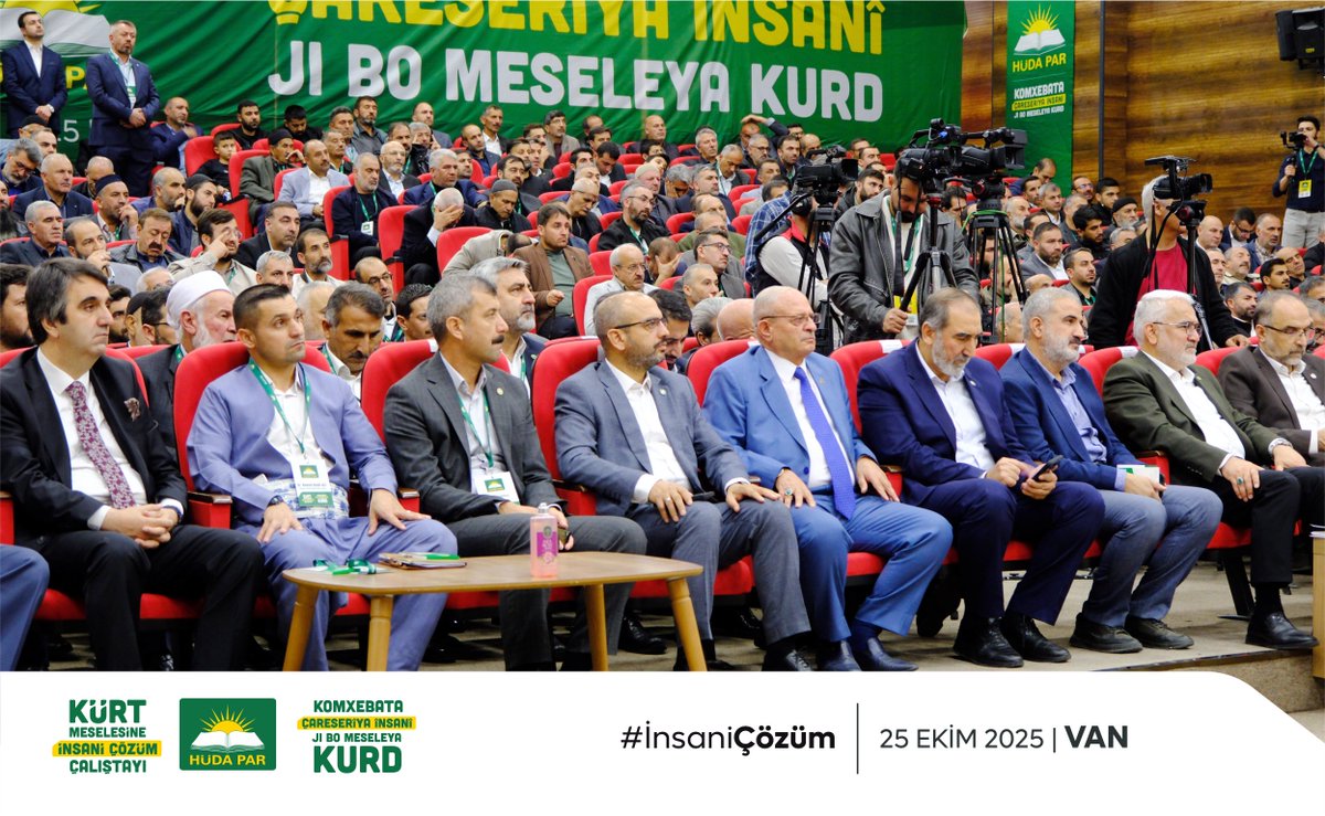 Kürt Meselesine İnsani Çözüm Çalıştayı 
 
Hukukçu Yazar İbrahim Güçlü, 
 
Kadim Aşiretler Federasyonu Başkanı Rasim Aslan, 
 
Ağrı İbrahim Çeçen Üniversitesi İslami İlimler Fakültesi Dekanı Prof. Dr. Mehmet Salih Geçit selamlama konuşmalarını gerçekleştirdi. 
 
#İnsaniÇözüm
