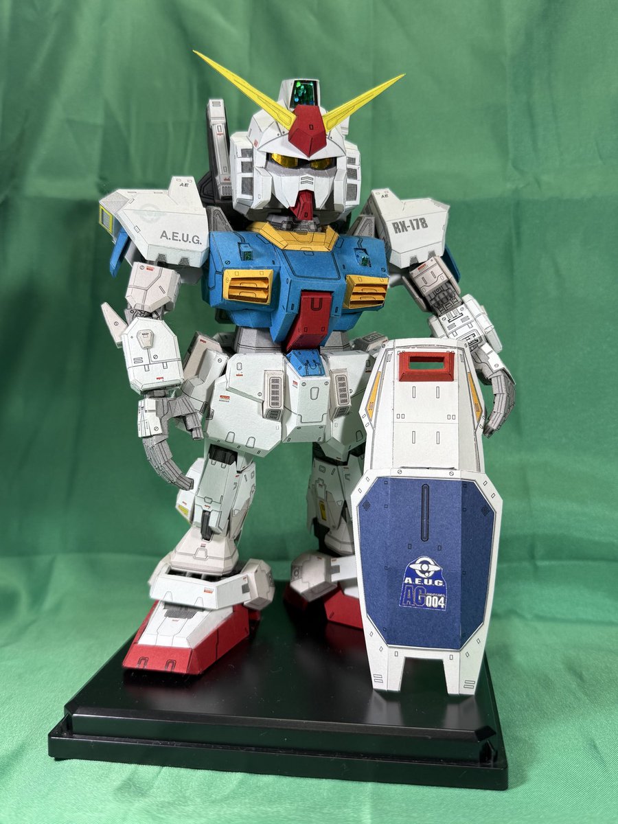 mayunku28's tweet photo. ウェポン開発設計中の
#ペーパークラフト #ガンペパ
#SDガンダム の
#RX178  #ガンダムマーク2
シールドの設計が出来ました。
無駄になるかもしれませんが、シールド伸縮機能を盛り込んであり、これで展示するさいのポージングの表現力が増しますね。 https://t.co/zZRtvXMiMx