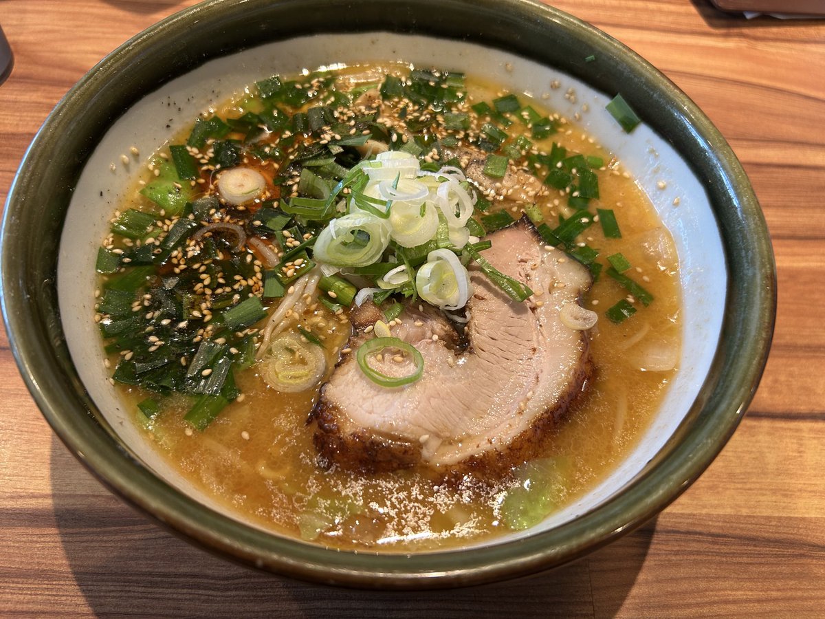 06Tmtm's tweet photo. ふらっと寄ったラーメン屋がうまかった https://t.co/zovI5ZoDqX
