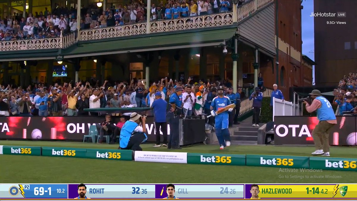 pr110009's tweet image. ENTRY OF VIRAT KOHLI AT SCG..🔥
#ViratKohli 
#INDvsWI 
#RohitSharma