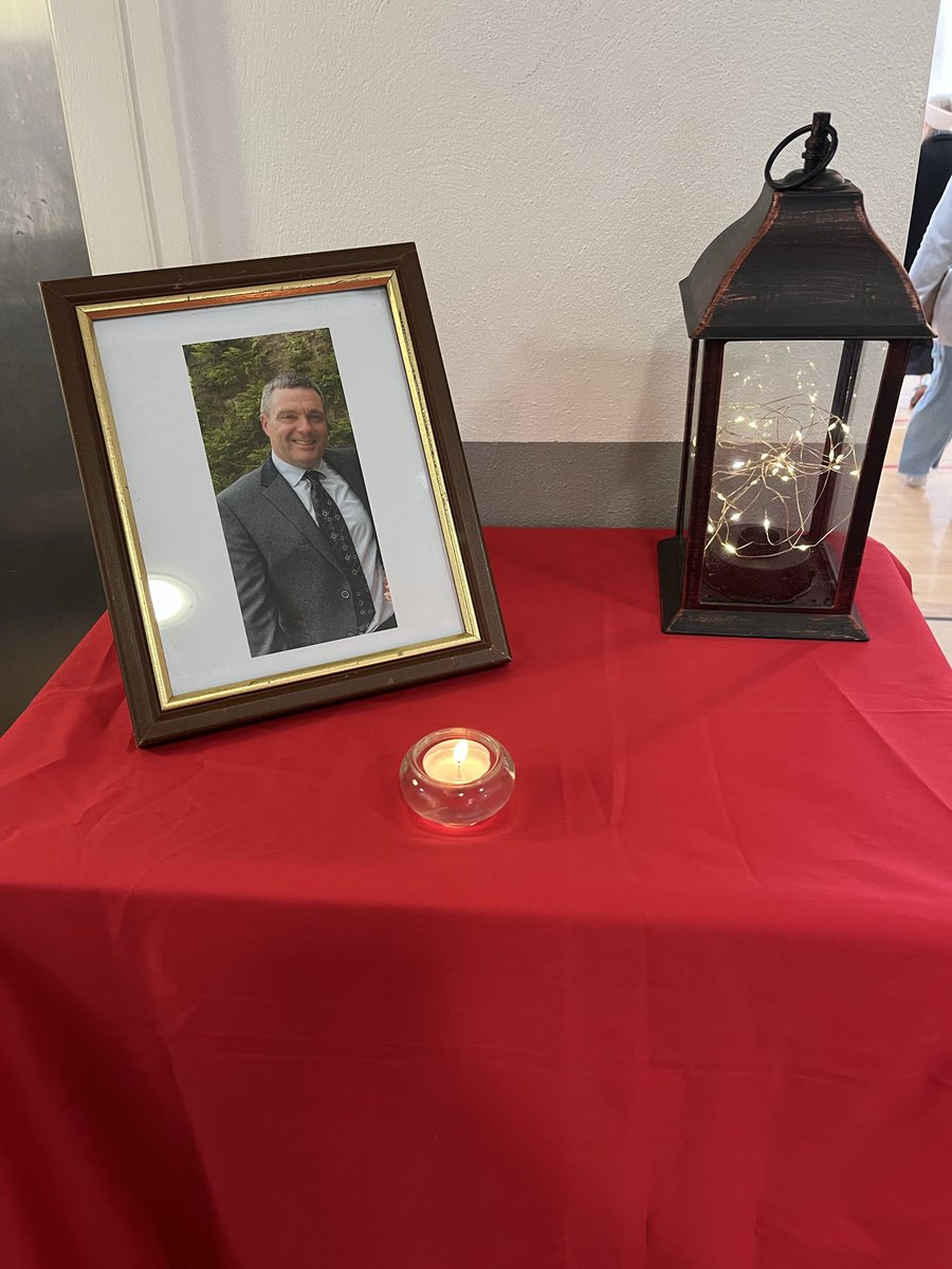 A lovely tribute to the late Philly Ryan in the count centre in Tipperary this morning, with returning officer James Seymour holding a minutes silence in his memory and recognising his part in the democratic process through the years. Ar dheis Dé go raibh a anam.