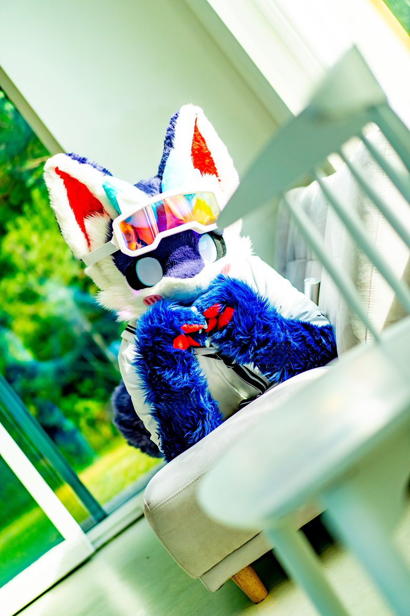 " 이번 주말에 뭐해? "

" なにしてるの〜？週末ひま？"

📷테오 <a href="/Teo_0107/">테오</a> 
#EVERIU #エブリユー