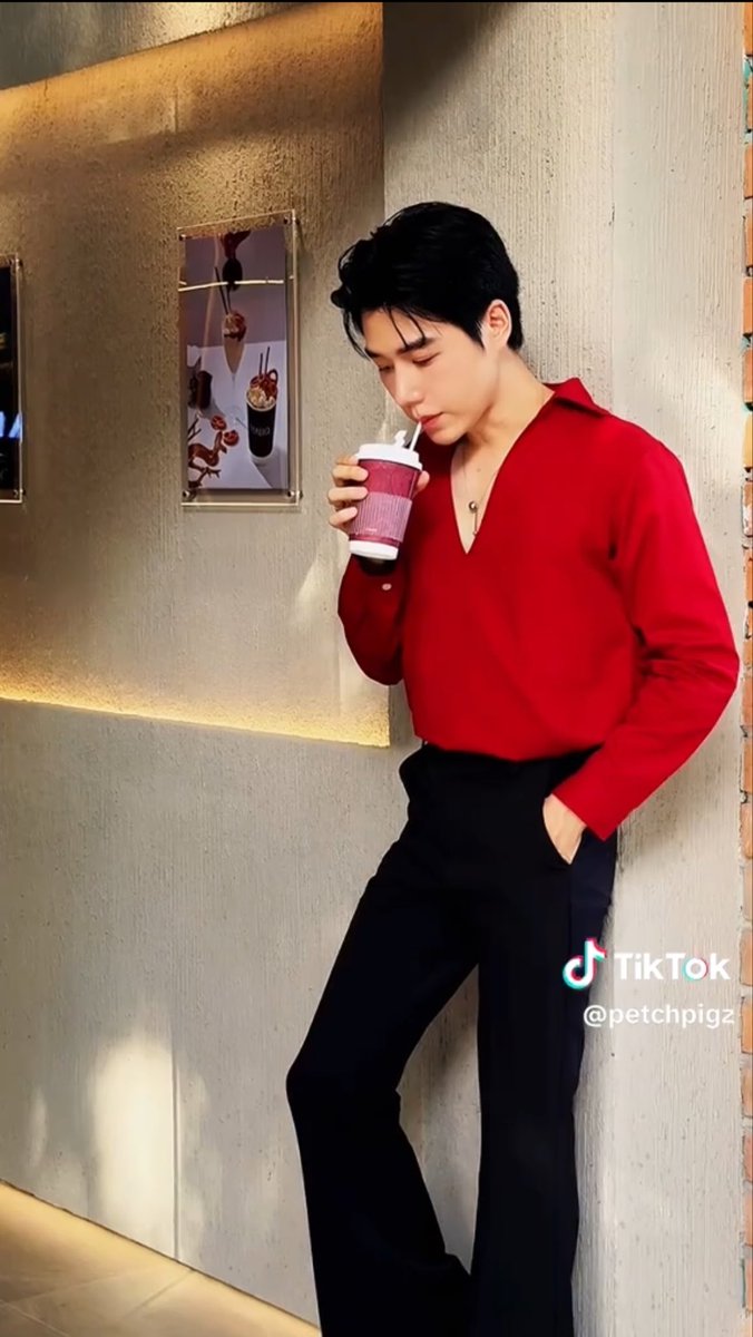 Asn8G13's tweet photo. TiktokとFBには長尺のクリップ
https://t.co/zTLQ9W5Nwx
https://t.co/wd0IvQgwQg
🐷と #Petchpigz 🩵🤣
#Maliq
#whatthebrunch_bkk https://t.co/xfcfhwIi5H