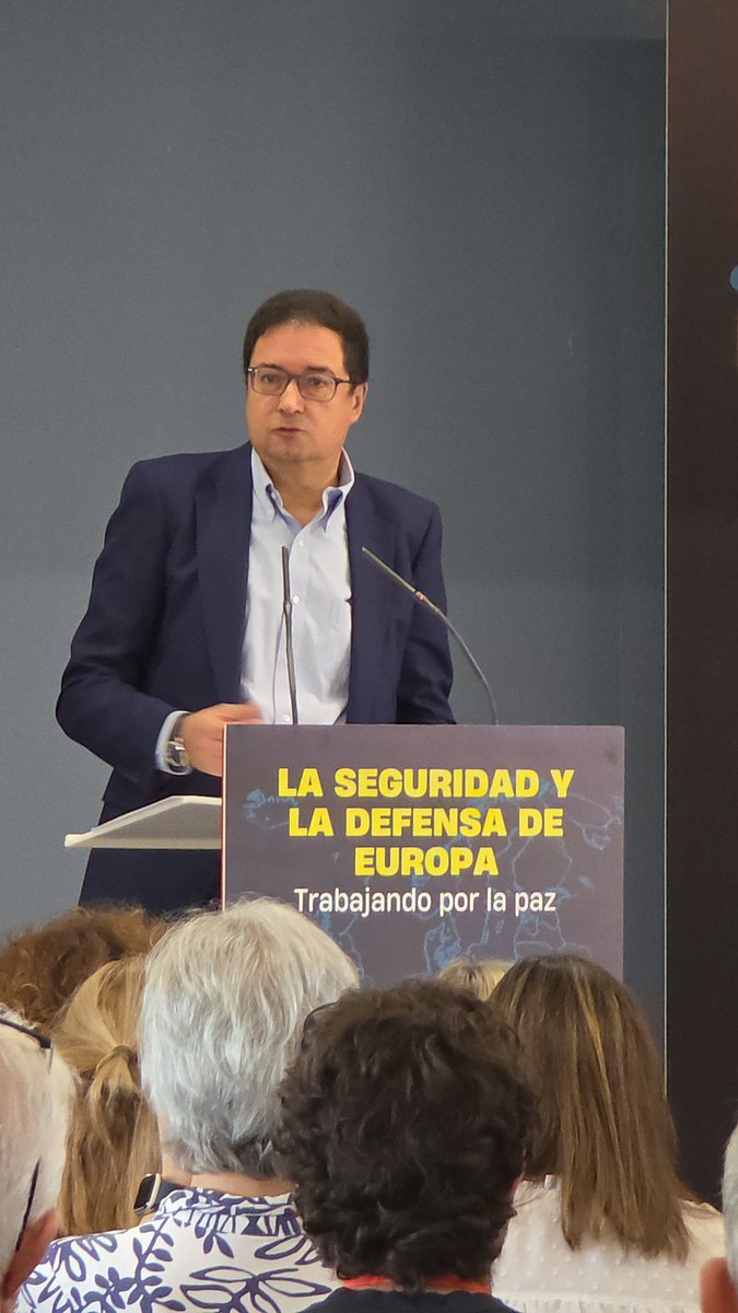 Moggio3's tweet image. TRABAJAMOS POR LA PAZ
@psoe_m 
@S&amp;amp;D
​La paz no es la ausencia de guerra, sino la presencia de justicia y respeto. Trabajemos juntos por un futuro sin muros, solo puentes en Europa y el mundo. #PazMundial #ConstruyendoPaz