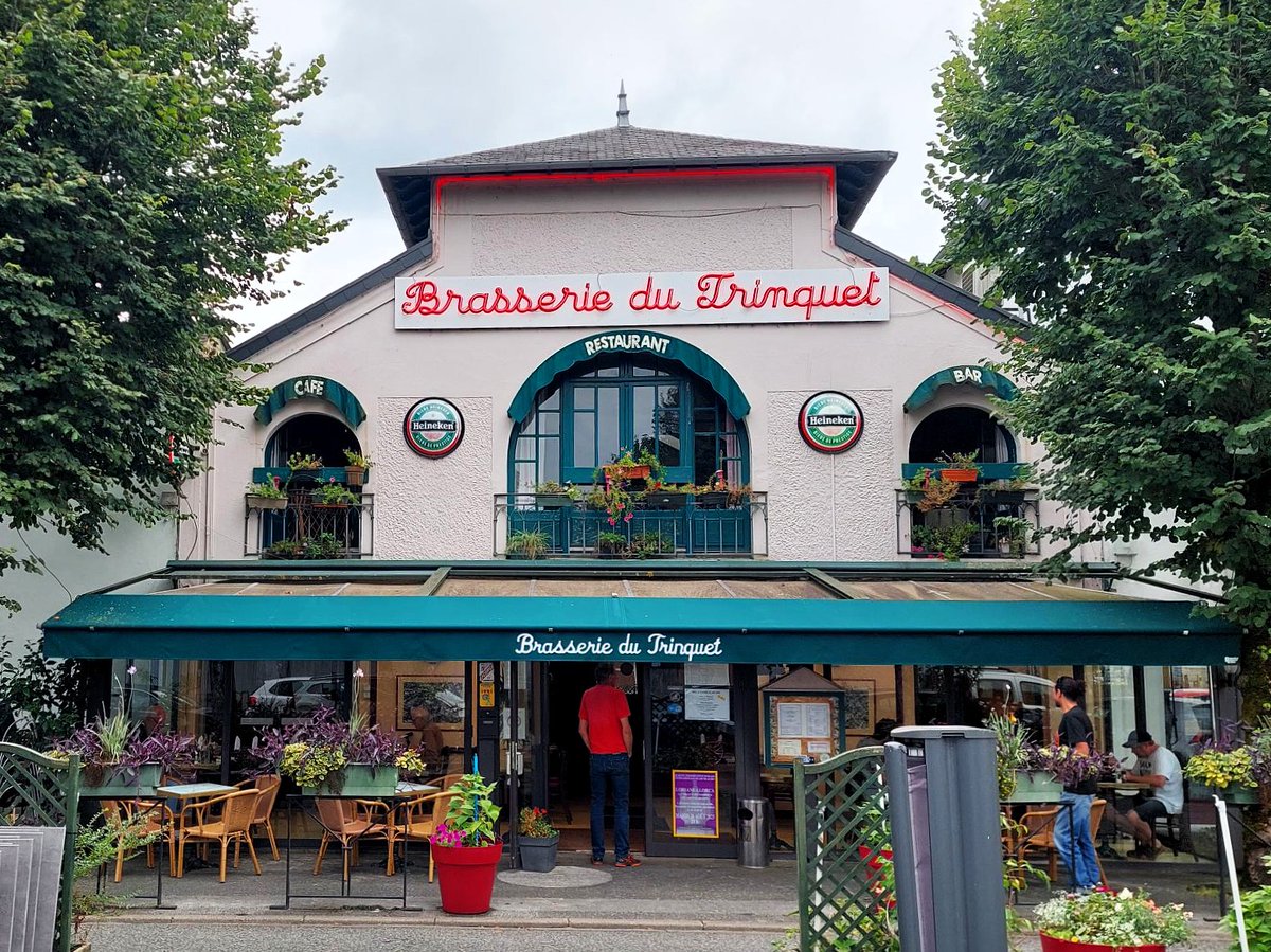 Frontón trinquete, trinquet... En Olorón:
gaudaru.com/tabernas/brass…