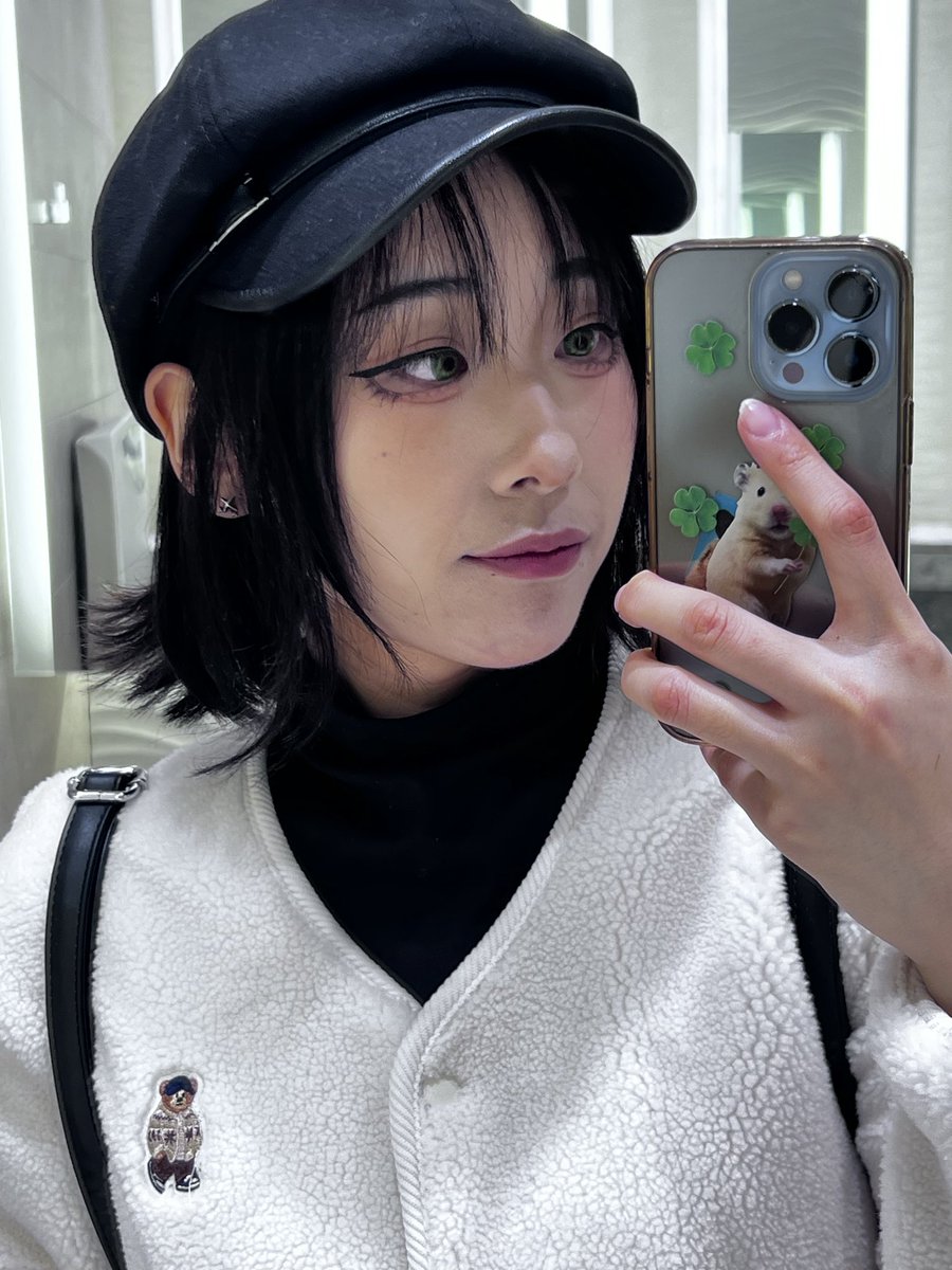 슈아 (@ssyuu_a) on Twitter photo 퇴근했습니다!!!! 오늘 만난 트친분들 만나서 반가웠어여!!!!!
다음 행사에서 다시 만나요 🫶🫶🫶🫶🫶🫶 퇴근했습니다!!!! 오늘 만난 트친분들 만나서 반가웠어여!!!!!
다음 행사에서 다시 만나요 🫶🫶🫶🫶🫶🫶