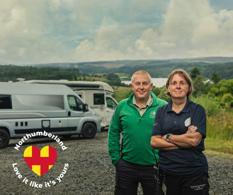 N_landCouncil's tweet image. Say hi to Emily from @NorthumbrianH2O's &amp;amp; Alex from @ForestryEngland! They have some #TopTips for visiting #Northumberland in a motorhome:
💚 Leave every space as you found it
🚮 Rubbish belongs in the bin, not the countryside
🅿️ Only park overnight in designated places