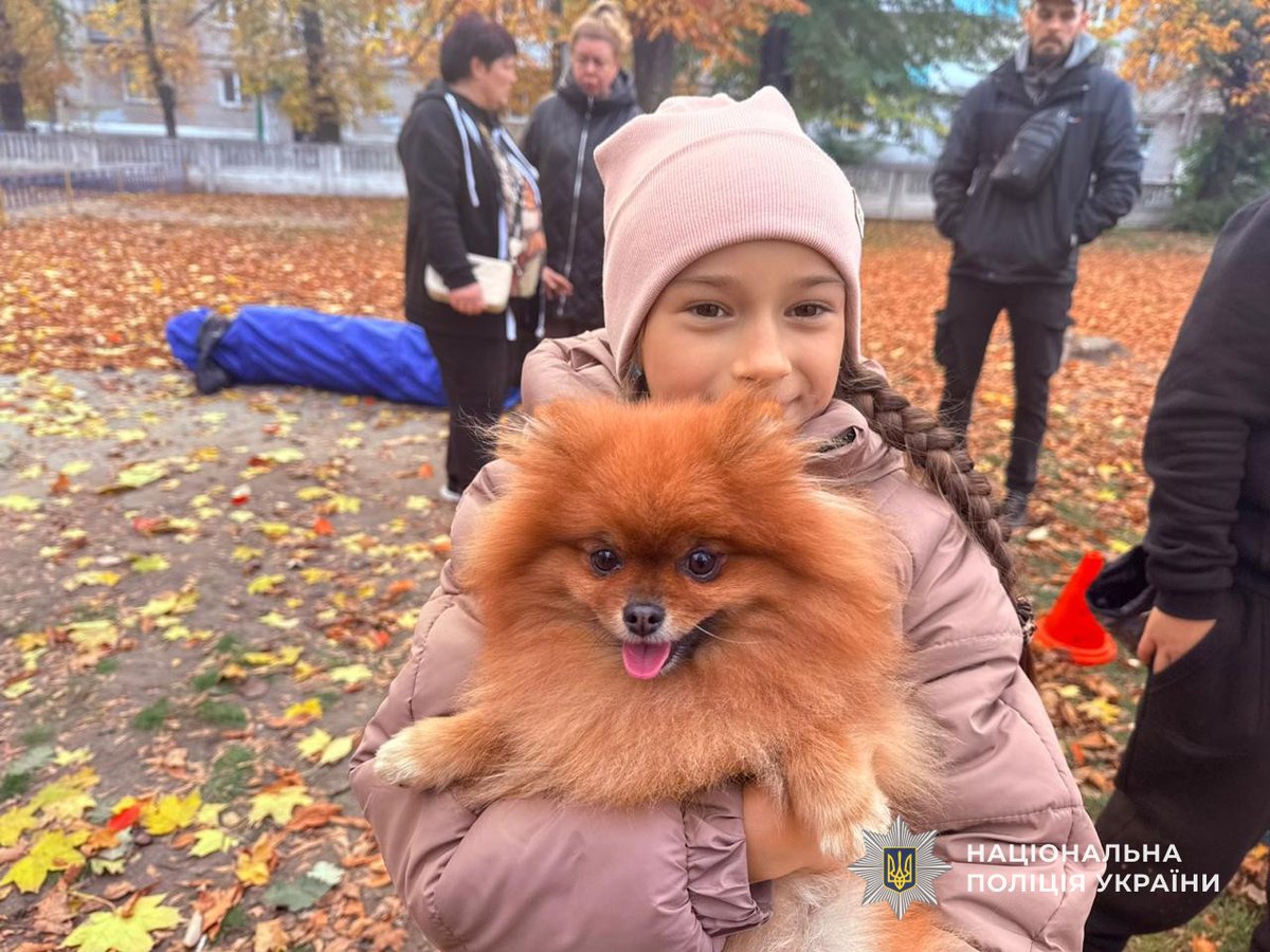 GUNP_Dnipro's tweet image. Свято обіймів і посмішок: поліцейські та службові собаки завітали до дітей
Джерело: dp.npu.gov.ua/news/sviato-ob…
@34_tv
@news112ua
@istv
#Поліція #Дніпро #новини