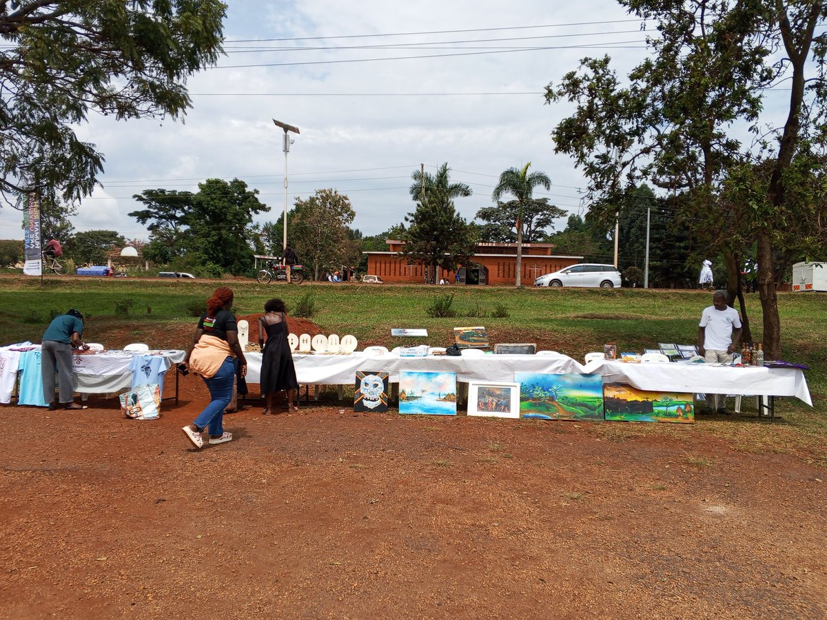RailwaymuseumUg's tweet photo. Remember to support local artists and take home something special today during the #HumanRightsAreUniversalArtsFestival here @RailwaymuseumUg
🗣Let's light up your weekend!
#GraffxGULF
#Karenga
#Obote https://t.co/pWCgMt0GHe