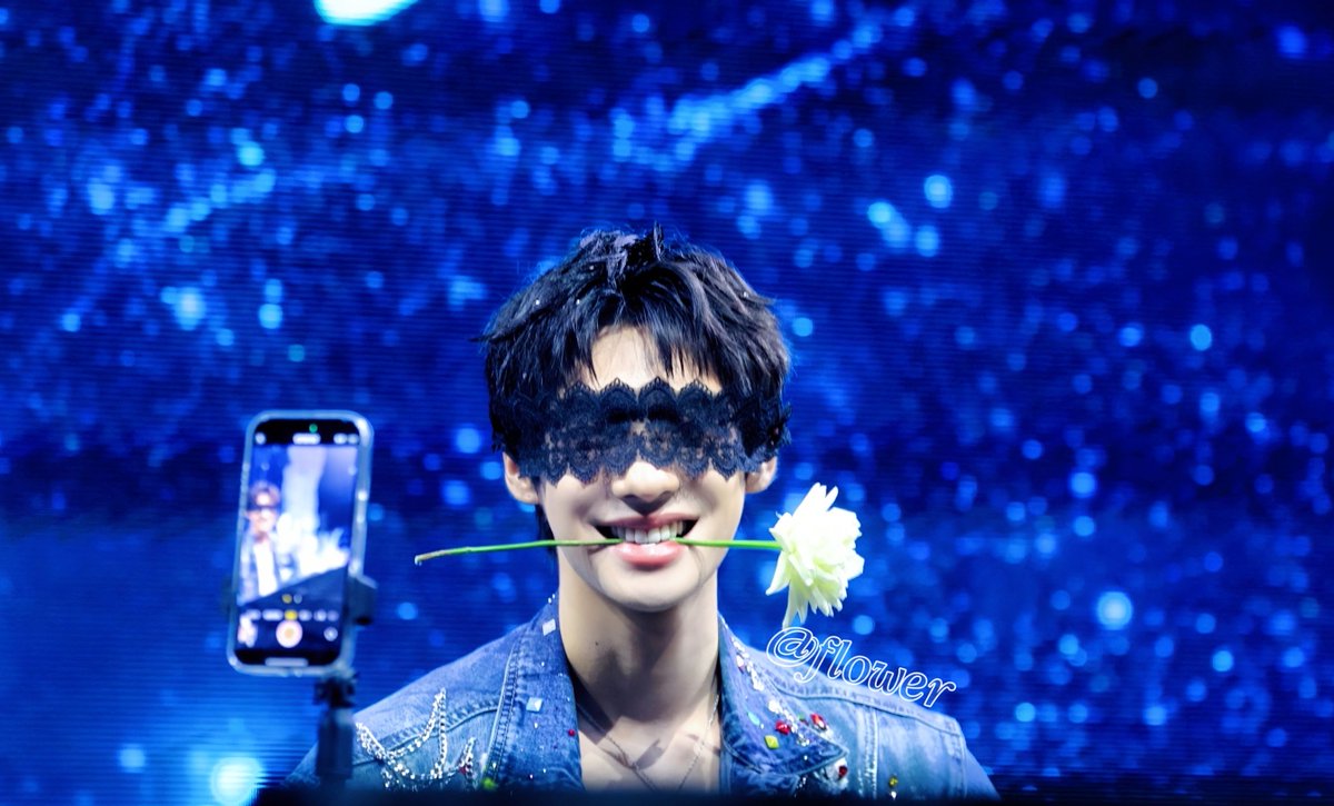 flowe_paint's tweet photo. 20251018 颜安生日会

到了午夜场了 https://t.co/RPsuWVFGKZ