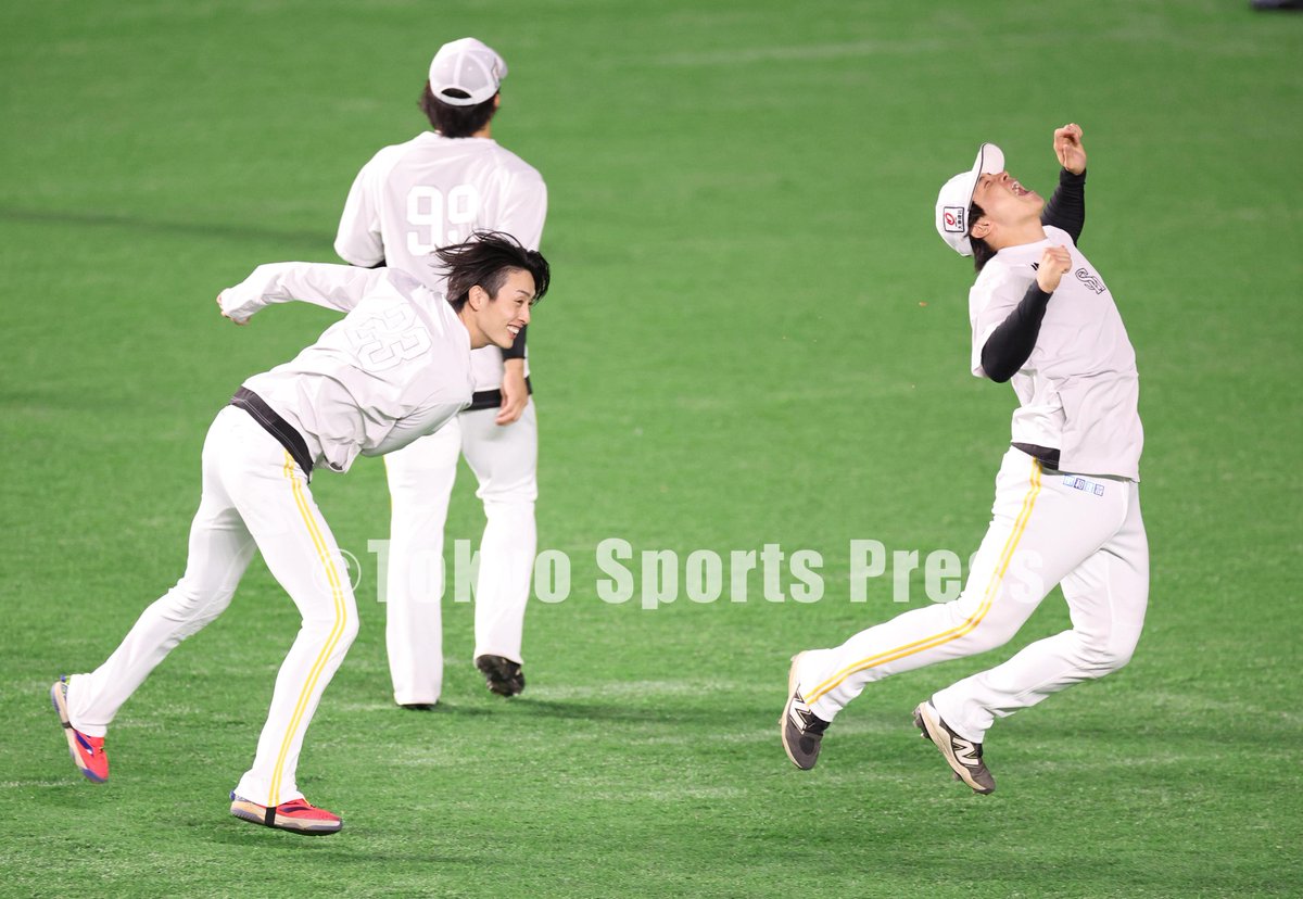 tospophoto's tweet image. 【プロ野球】2025年10月25日
日本シリーズ ソフトバンクX阪神

#モイネロ #周東佑京 #谷川原健太 

#日本シリーズ 
#福岡ソフトバンクホークス #sbhawks #東スポ