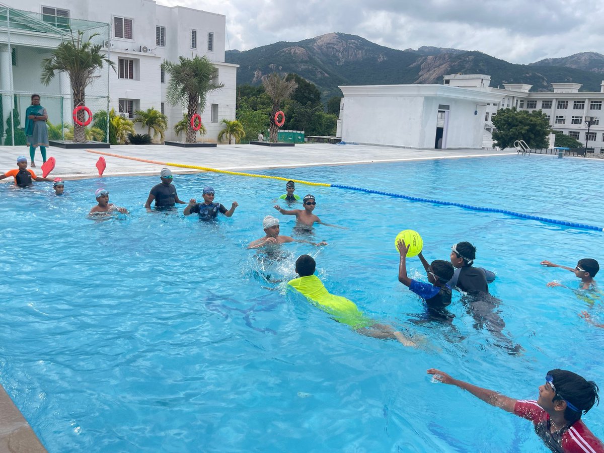 CandorPublic's tweet photo. Students enjoyed an energetic game of water volleyball, combining teamwork, laughter, and a refreshing splash of excitement!
A perfect blend of fun and fitness in the pool!
#CandorSchool #CBSE #Tirupati #WaterVolleyball #TeamSpirit #FunInThePool #ActiveLearning #CandorSports https://t.co/WJ1jmLxe9m