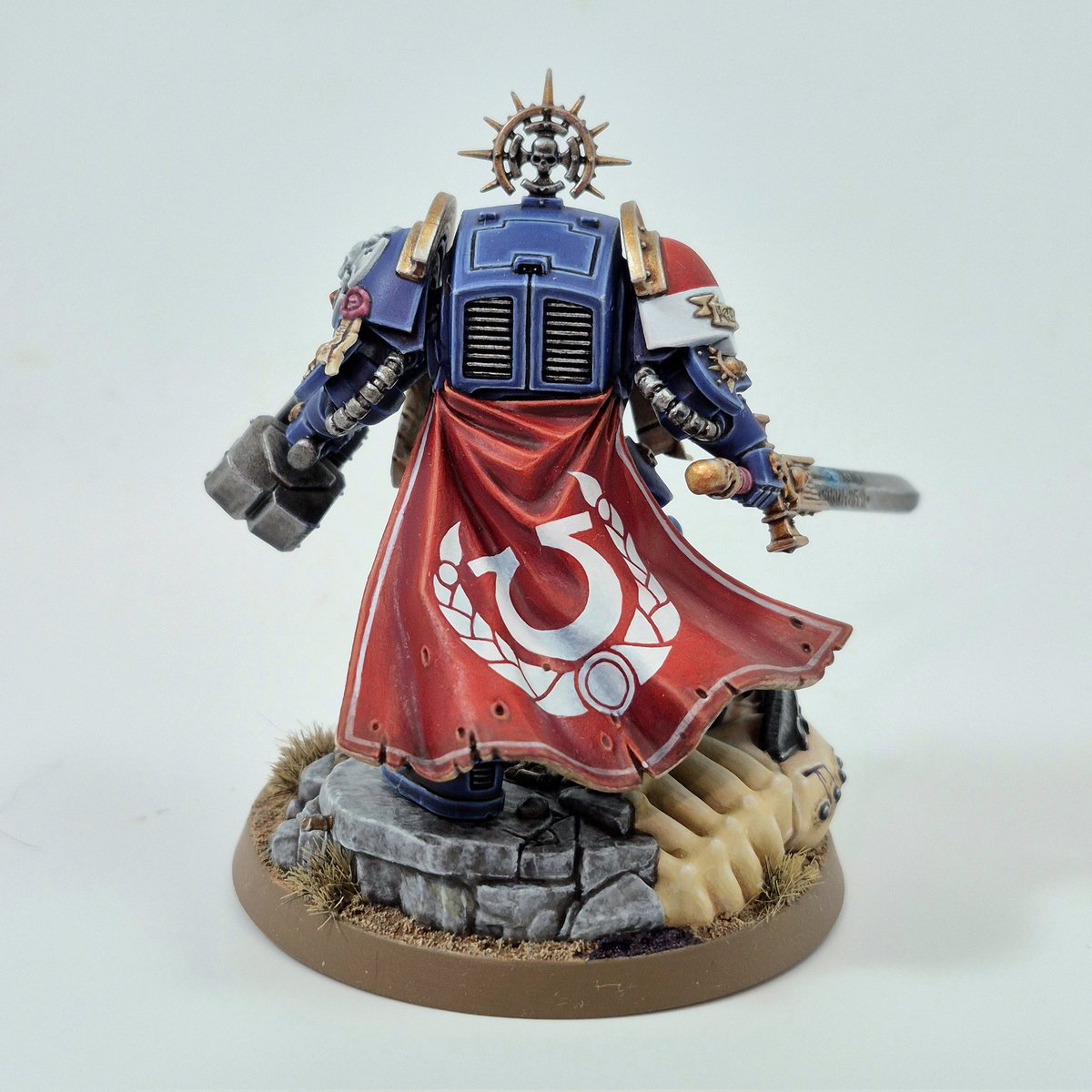 Terminator captain is finished! Happy with him and I am glad I purchased a replacement head. Moving right back into the land raider now. #40k #WarhammerCommunity #warhammer40k #ultramarines