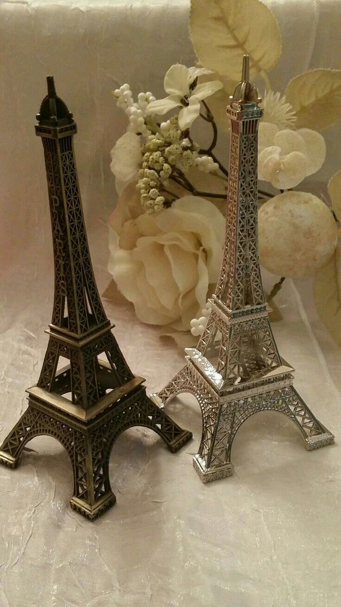 lunvraen's tweet image. Abian H. Ganendra, 2001.

Baru kembali dari pelesiran dengan membawa beberapa oleh oleh. 

Kamu paling suka dapat oleh oleh apa?