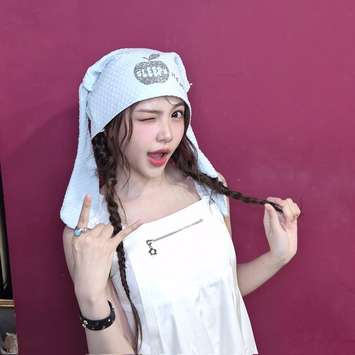 taksnyata's tweet image. Natasya, 2005.

Berikut adalah alasan kenapa harus berteman denganku. Jadi, mau berteman? 🤘😉