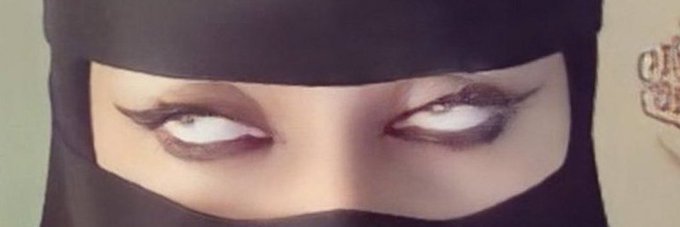 #لحظة_صدق

من سنين وانا هنا عملت صداقات 
عرفت ناس وبعدت عن ناس 
عملنا بلوكات ودخلنا خناقات
لكن انا قسم أتحاسب عليه
عمرى ما قطعت علاقتى بشخص 
وجيبت سيرته بخير أو شر ,
على الاقل بحترم نفسى

نصيحة من أخ
أغلق على أسرار غيرك كما تتمنى أن تغلق على أسرارك كن أنسان 👌