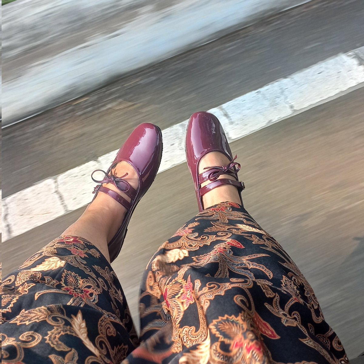 🌸 flatshoes 🌸

Flatshoes andalan. Bisa banget dipake daily, buat kerja, main bahkan kondangan. Pijakannya empuk, sepatunya ringan banget dan harganya ramah dikantong. 

s.shopee.co.id/7KoczfZd4V