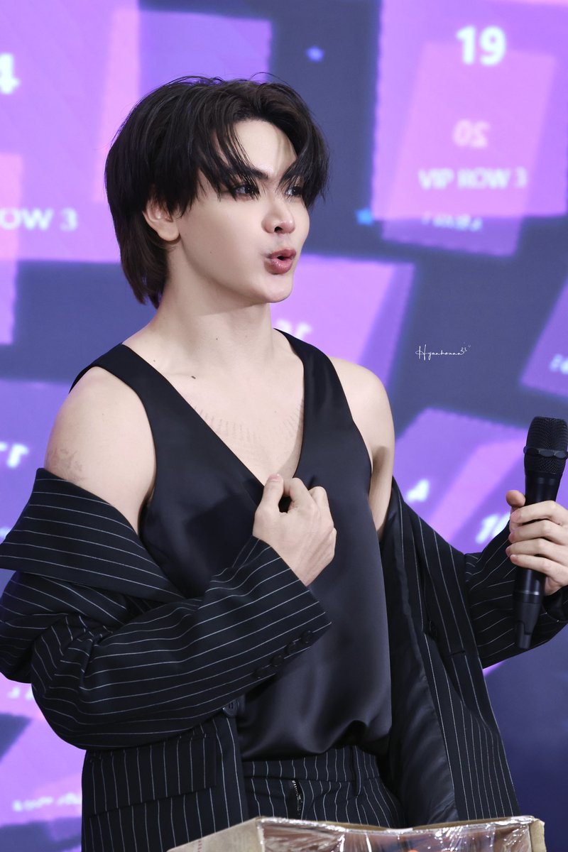 dn_jchen's tweet image. เพิ่งเห็น รอยสักยังอยู่ๆเลยอ่ะ ฮาโลวีนนี้ พ่อครูอินเตอร์มาแน่ 

#จุงอาเชน : #JoongArchen