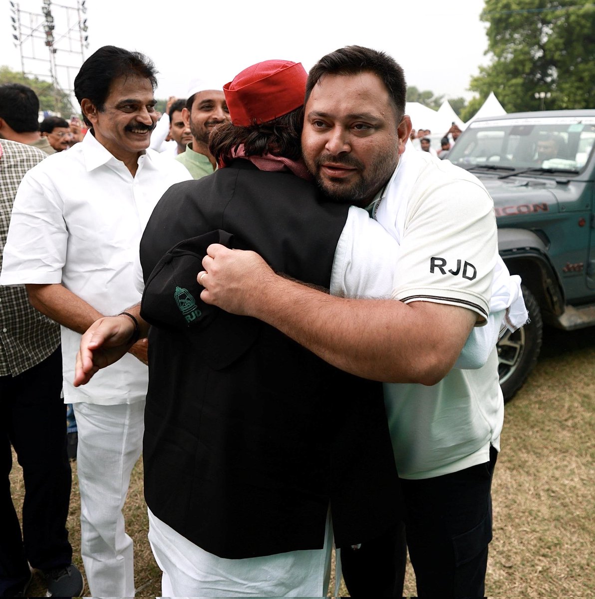 Akshay Yadav (@akshay_yadav22) on Twitter photo यही दो शेर है जो आज के तानाशाह को टक्कर दे रहे है 🔥 यही दो शेर है जो आज के तानाशाह को टक्कर दे रहे है 🔥