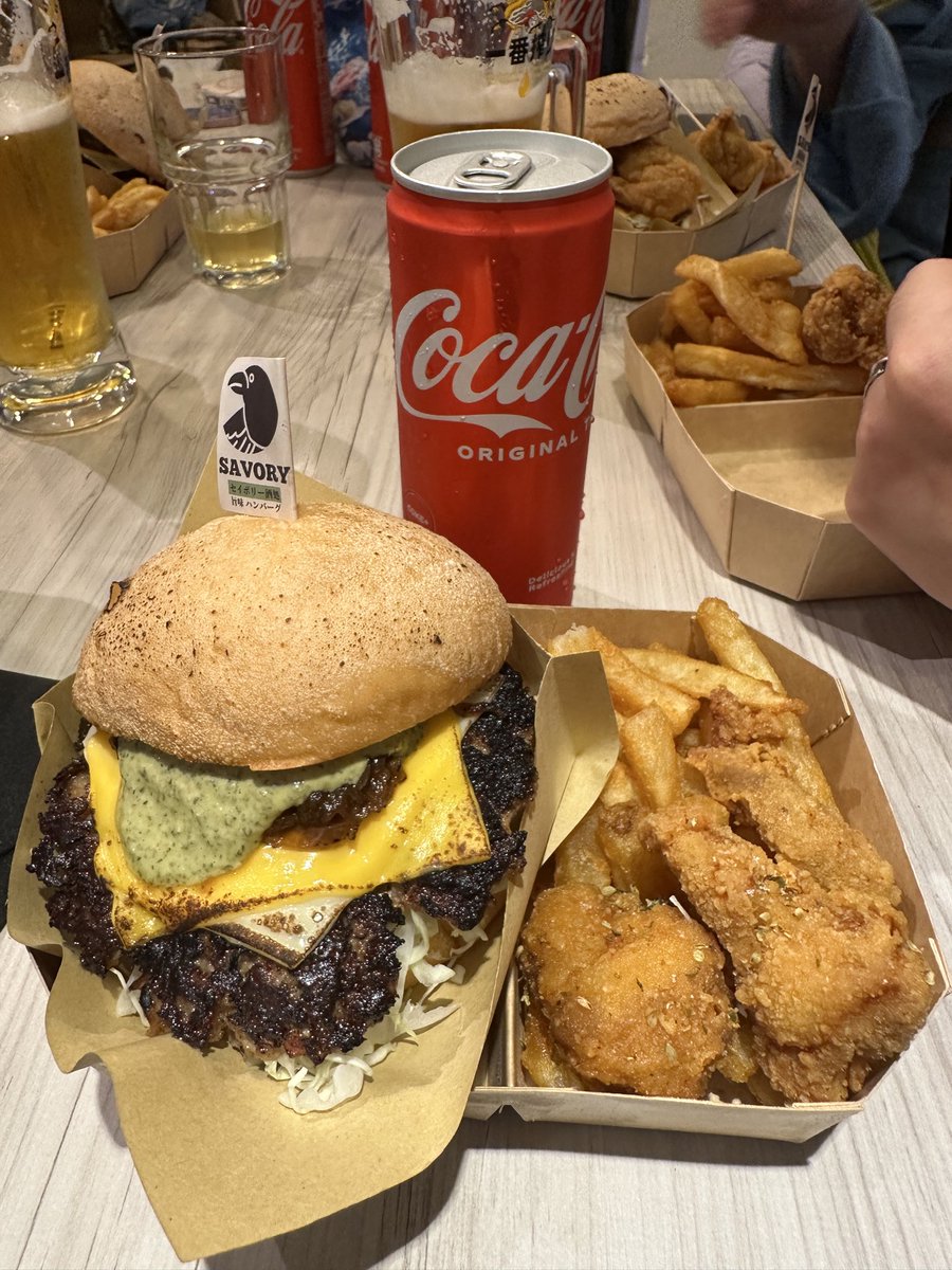 台北南港 
旨味和風漢堡
欣賞脫口秀小品

250能唱歌吃東西加脫口秀小品
認識新朋友 愉快的一天