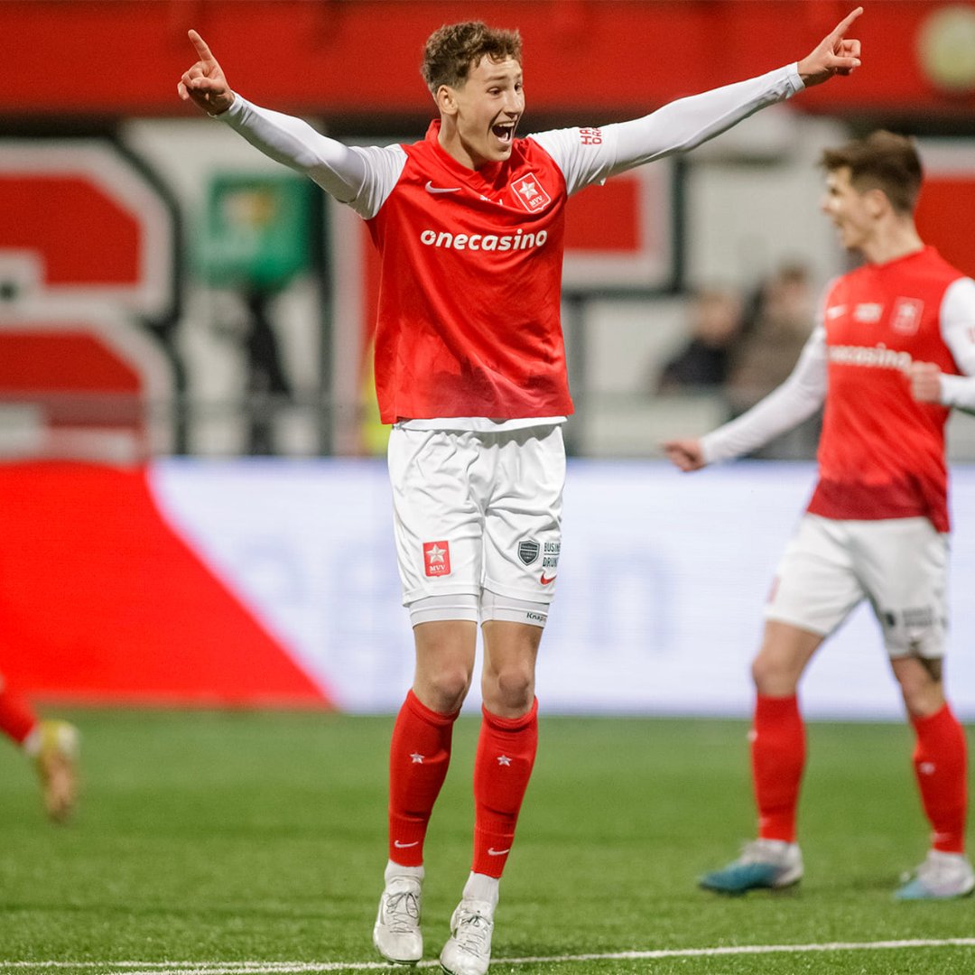 rmhrdwdd's tweet photo. In the landscape of Dutch football, few names have risen as swiftly and as heartbreakingly as Ruben van Bommel. The 19-year-old winger, embodies everything the new generation of Dutch talent stands: fearless creativity, relentless work ethic, and a touch of inherited brilliance. https://t.co/6rhcsVsk2A