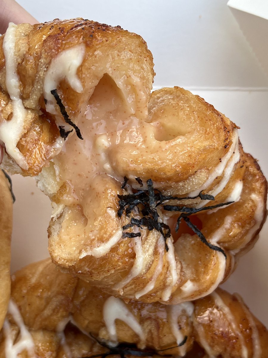 빵 정보!!
보따리제과점 ... 진짜 맛남
빵나오는 시간에 바로 먹는게 아니라면 제발제발 집에 들고가서 에어프라이기나 전자렌지에 돌려드시길!! 콰사삭쫜득짭짤 입에서 명란 폭죽터짐