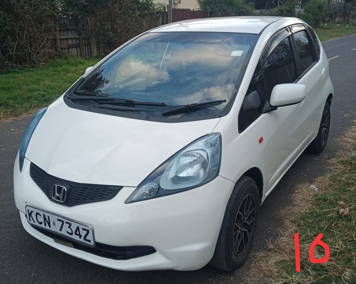 swiftmikes's tweet image. 2011 Honda Fit GE6 - For Sale.
1300cc L13A i-VTEC 
(100Hp/127Nm)
CVT Transmission
Alloy wheels.
💰 Price: 670K
📞 Call/Text: 0792 806474.