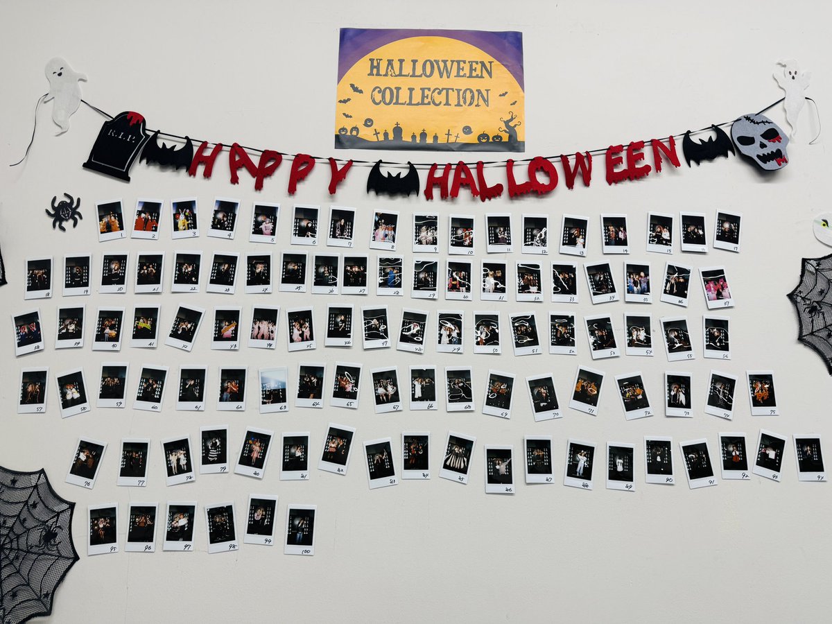 HydeOfficial_'s tweet photo. [STAFF]
「HYDE [INSIDE] LIVE 2025 WORLD TOUR -JAPAN FINAL-」"HALLOWEEN COLLECTION"開催中！
楽屋に皆さんのチェキ掲出中です！
まだまだ募集していますので、仮装してきた皆さんは是非お越しください！

#激HYDE充電期間突入
#最終公演
#JAPANFINAL 
#HYDE
#HYDEINSIDELIVE2025WORLDTOURJAPANFINAL
#幕張メッセ
#BANDMAID
#下埜正太
#HALLOWEENCOLLECTION