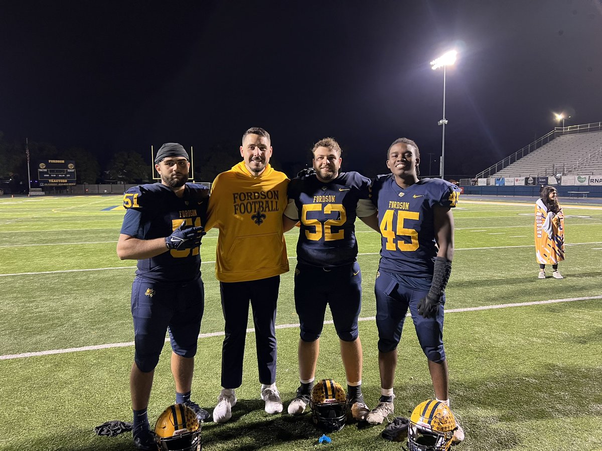 7 S8 Ws 🚜🚜

PLAYOFF TIME! 

<a href="/TractorFootball/">Fordson Football</a>