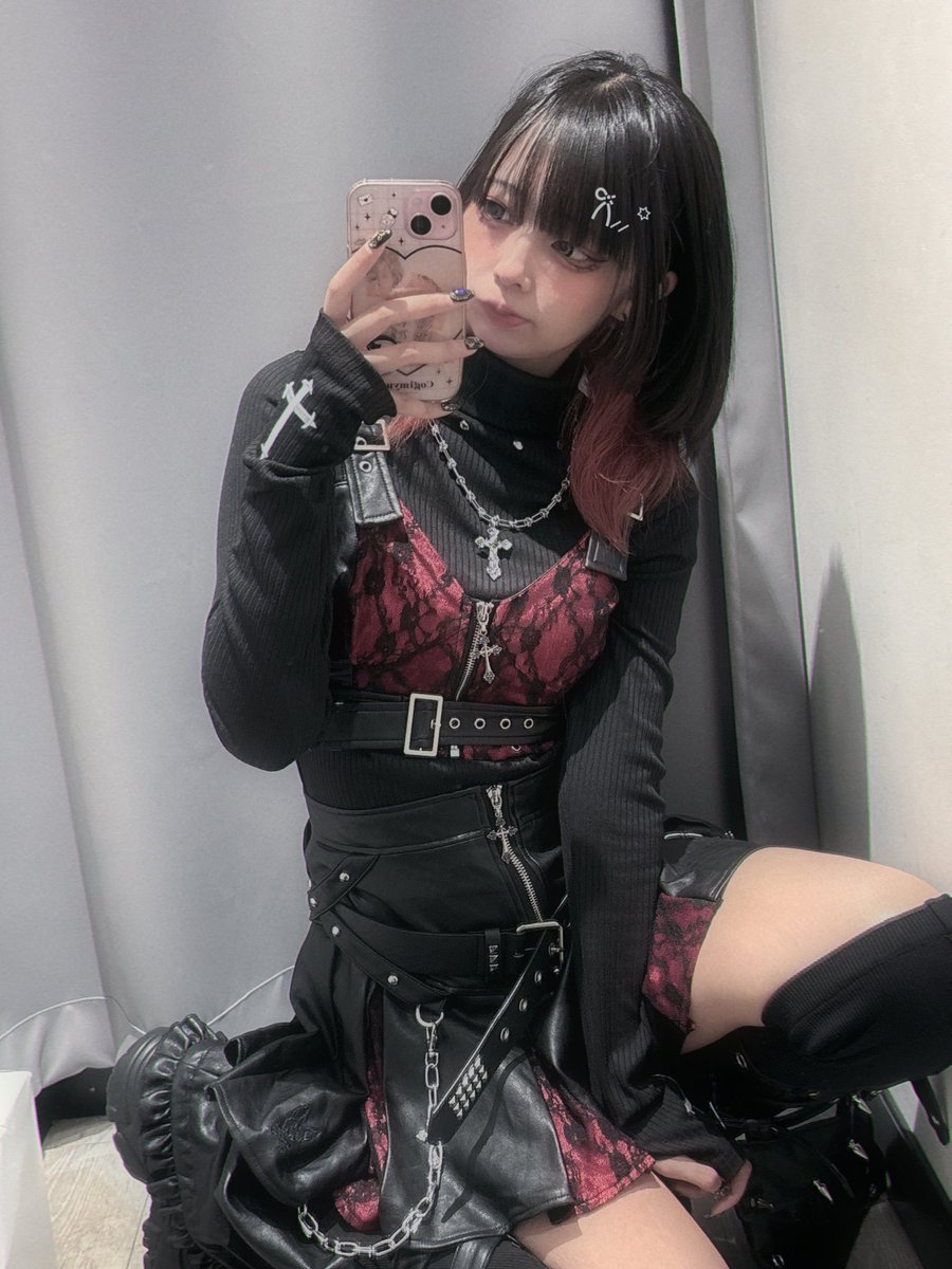 acro_ikebukuro's tweet photo. ガルル❤️の新作登場しました❣️
皆さんはもうチェック🔎👀✨しましたか❓

ゴシックでパンクな世界観が最狂に可愛すぎる…❤️‍🔥
ボディーラインが綺麗に出てスタイルアップ⬆️💞

レッグカバーも合わせて完璧にキメちゃおう❤️‍🩹😽

@Grrr_the_Lipper 
#grrrthelipper #池袋 #地雷系 #サブカル https://t.co/4tBFUPEal3